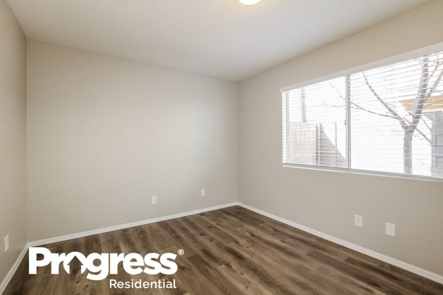 Building Photo - 3552 E Le Marche Ave