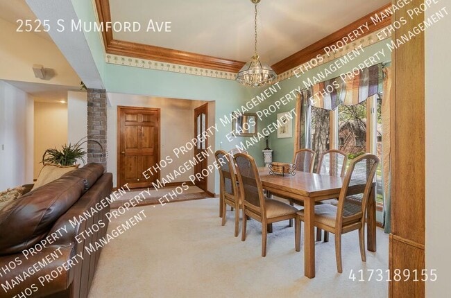 Building Photo - 2525 S Mumford Ave