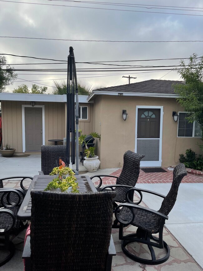 Building Photo - 7236 Oakdale Ave