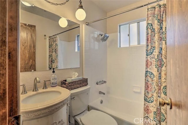 Building Photo - 607 E Victoria Ct