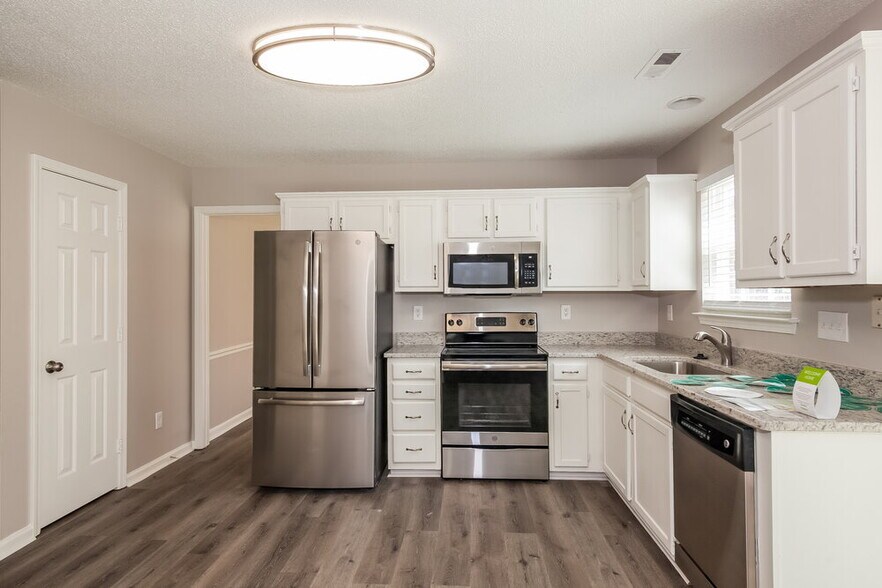 Building Photo - 9826 Baxter Caldwell Dr