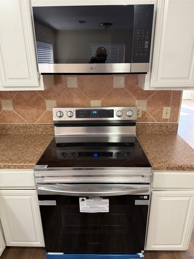 Building Photo - 9 Dewthread Ct