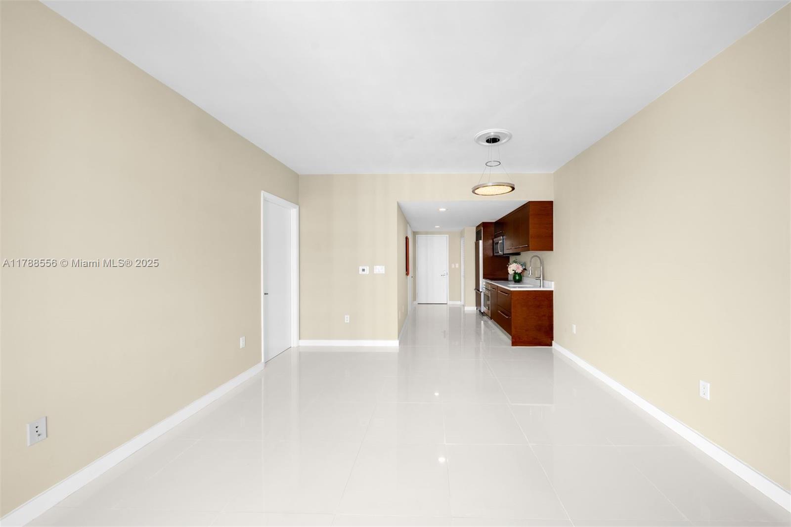 Building Photo - 495 Brickell Ave