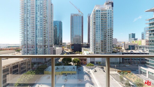 Primary Photo - 1155 S Grand Ave