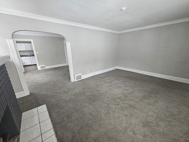 Building Photo - 931 Helmsdale Rd