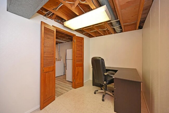 Building Photo - 1209 Oriole Ct