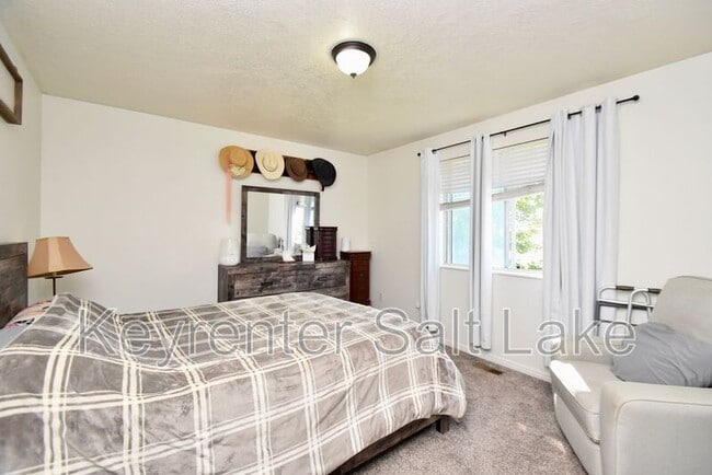 Building Photo - 1227 W 1835 N