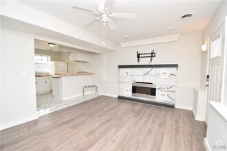 Building Photo - 102 Pine Dr