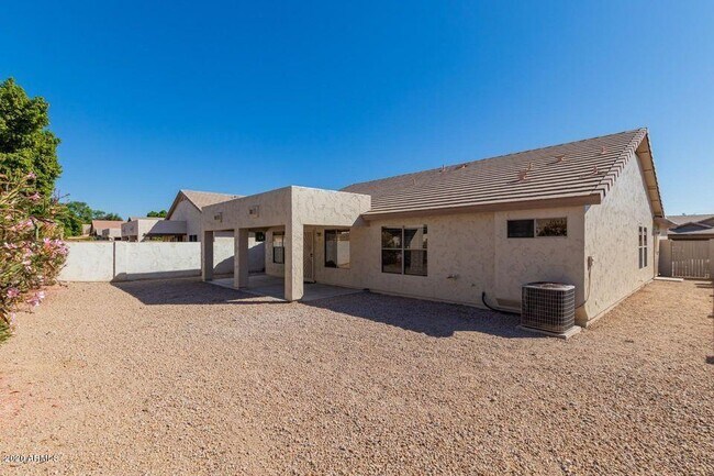 Building Photo - 6444 W Tonto Dr