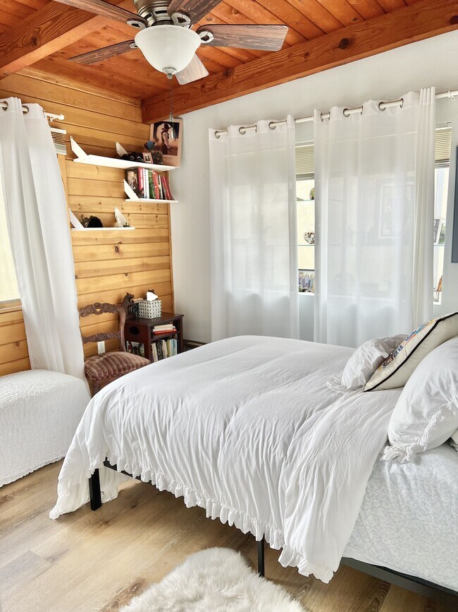 Building Photo - 6232 Tapia Dr