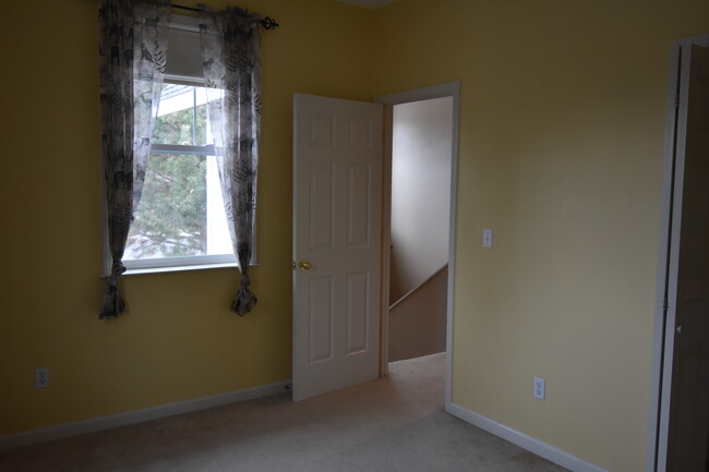 Building Photo - 10408 Merlin Way