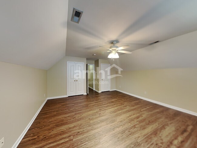 Building Photo - 15674 Birkdale Commons Pky