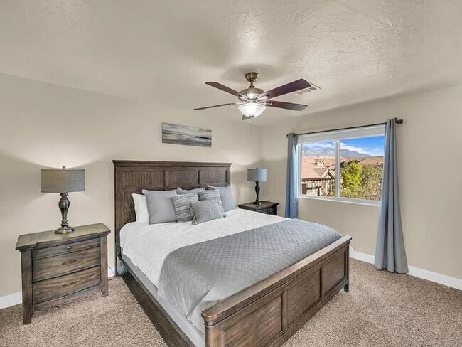 Building Photo - 4221 Torrey Pines Dr