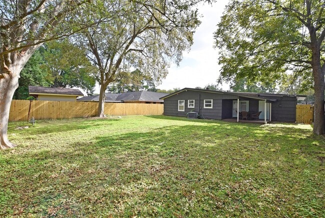 Building Photo - 6330 Mobud Dr