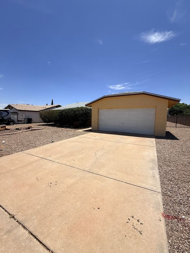 Building Photo - 3700 E Casper Dr