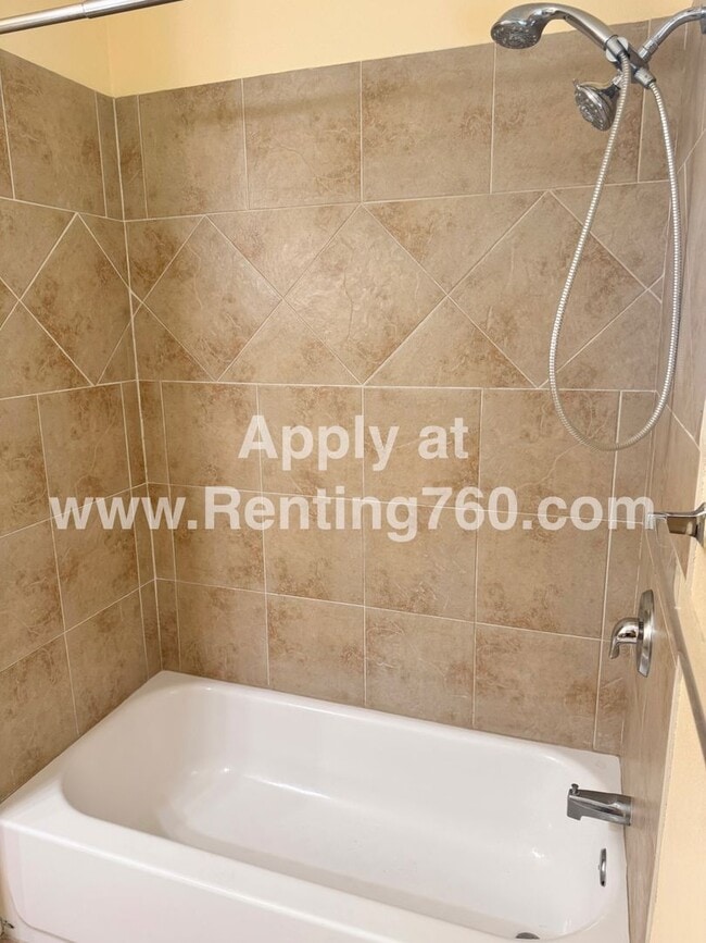 Building Photo - Rare and Spacious 4 Bedroom Indian Cove Home with Solar Panels!