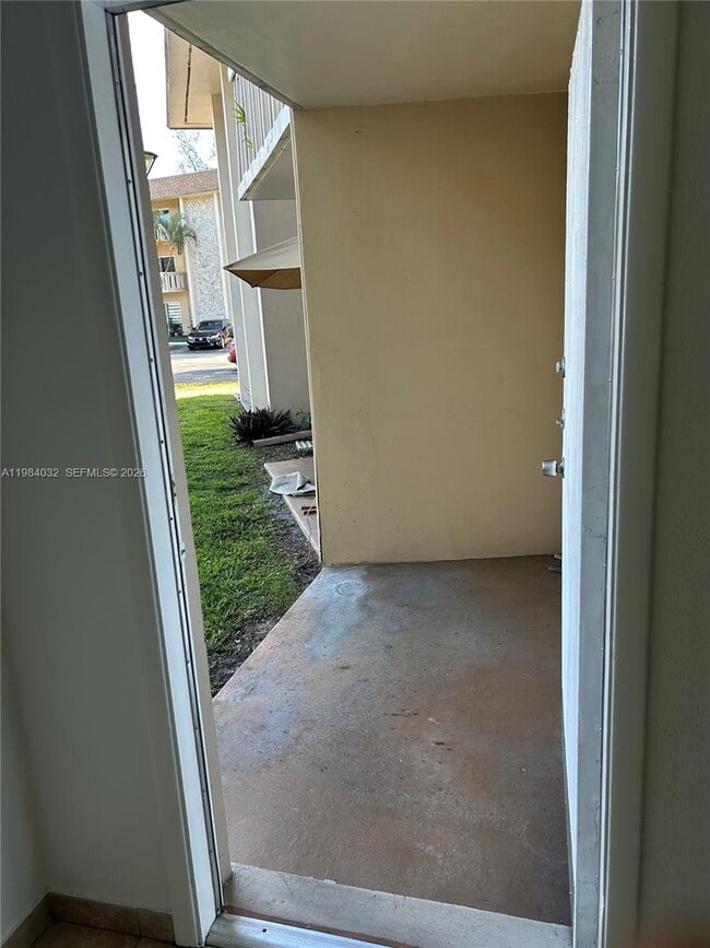 Building Photo - 7450 Miami Lakes Dr