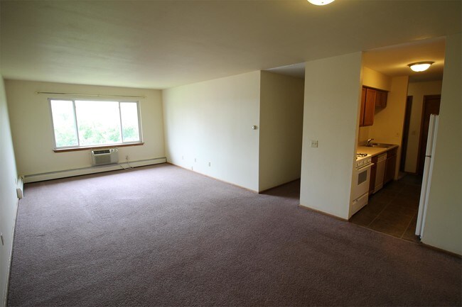 Building Photo - 304 N Tratt St