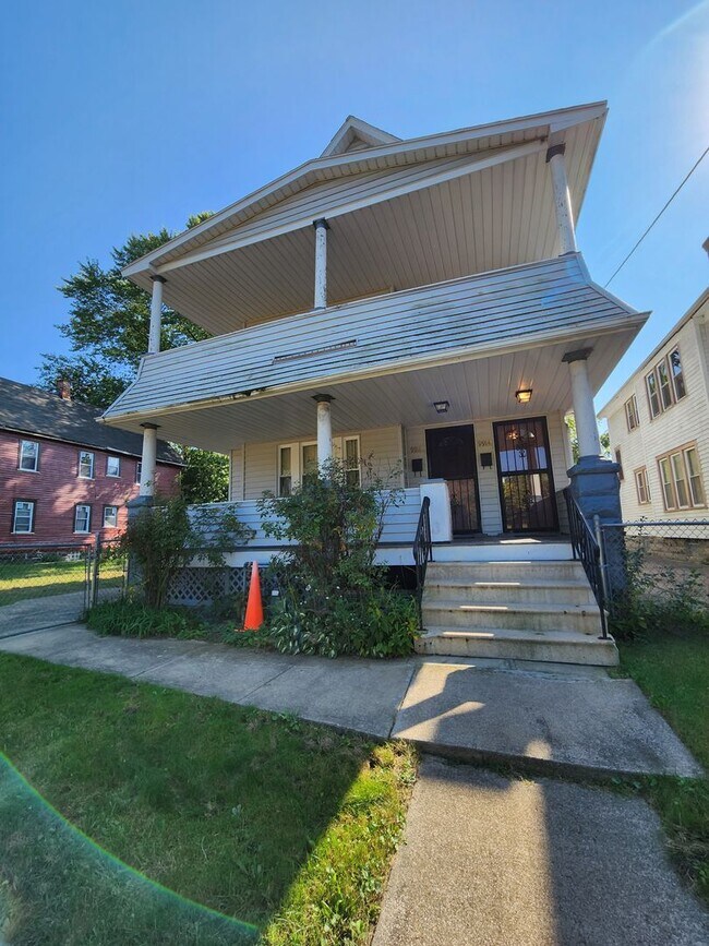 Building Photo - Adams9914