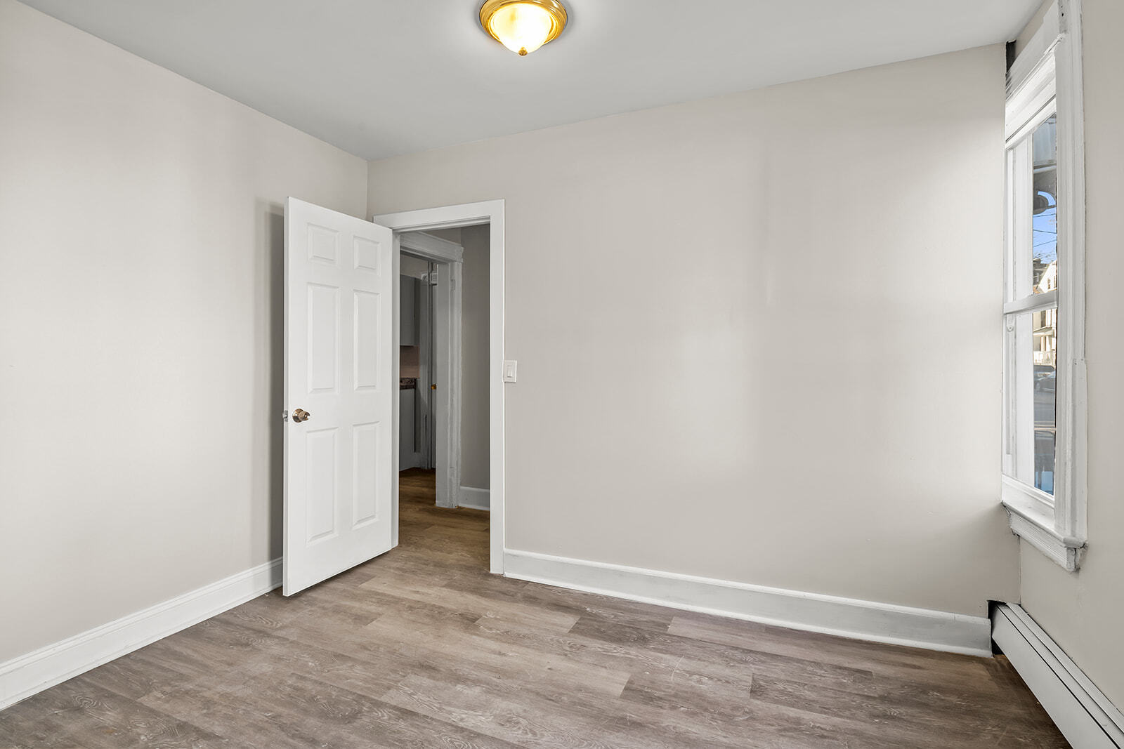 Building Photo - 202 N 1st St