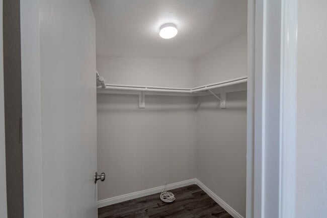 Building Photo - Beautifully updated 2 bed, 2 bath single-family home in Logan Heights