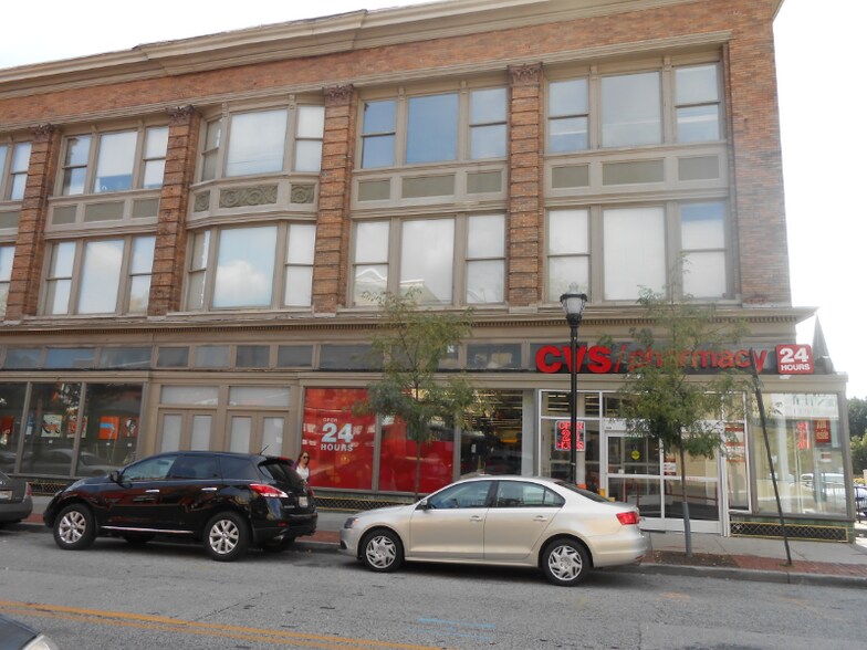 Building Photo - 1000 S Charles St