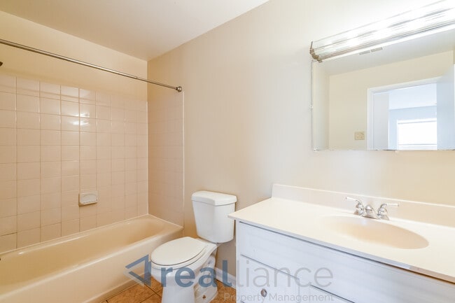 Building Photo - 8701 Grasmere Ct