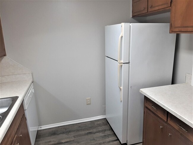 Building Photo - Adorable 2-Bedroom, 2-Bath Townhome Near A...