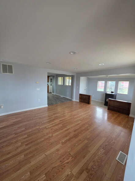 Building Photo - 15707 Norman Rd