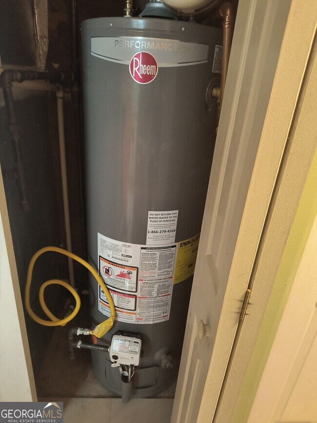 Building Photo - 105 Governors Dr