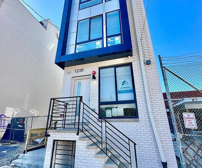 Building Photo - 1230 N Marshall St