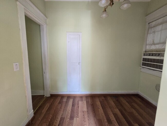 Building Photo - Charming Historic 2BR Apartment with Garag...