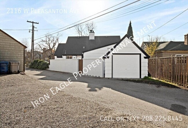 Building Photo - 2116 W Pleasanton Ave