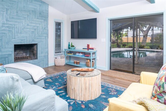 Building Photo - 5005 Canterbury Dr