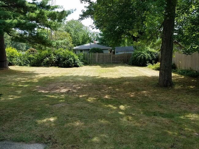 Building Photo - 257 Beacon St