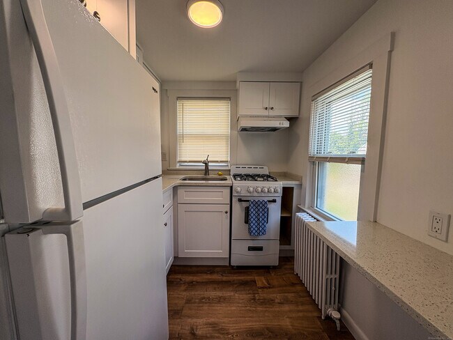 Building Photo - 8 Armonk St