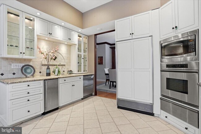 Building Photo - 244 Mathers Rd