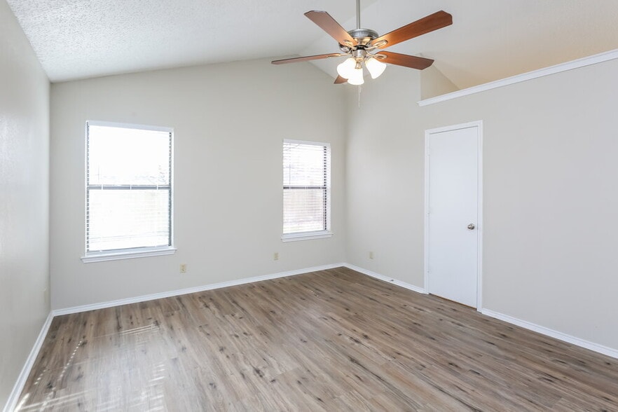 Building Photo - 8137 Camelot Rd