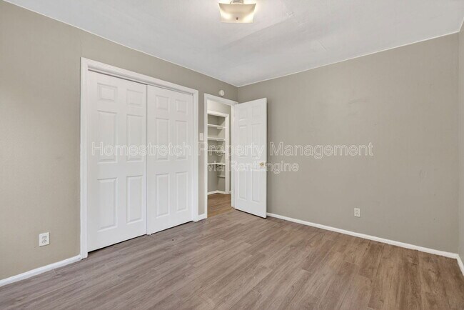 Building Photo - 129 Cameron Rd