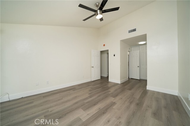 Building Photo - 652 Parkview Dr