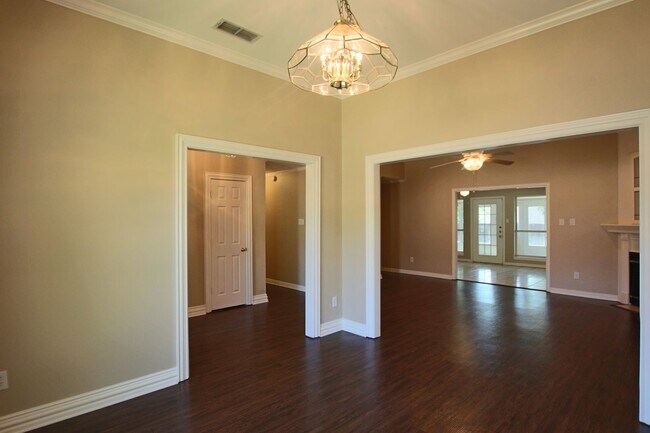 Building Photo - Beautiful 3 Bedroom in Tyler! Coming Soon!