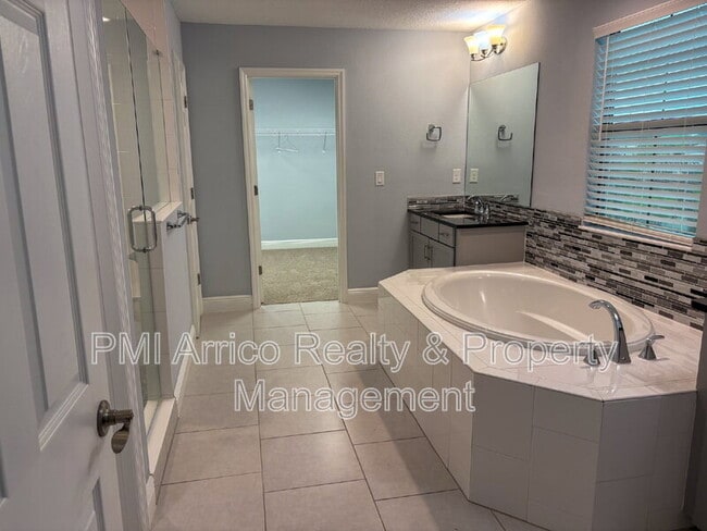 Building Photo - 12860 Satin Lily Dr