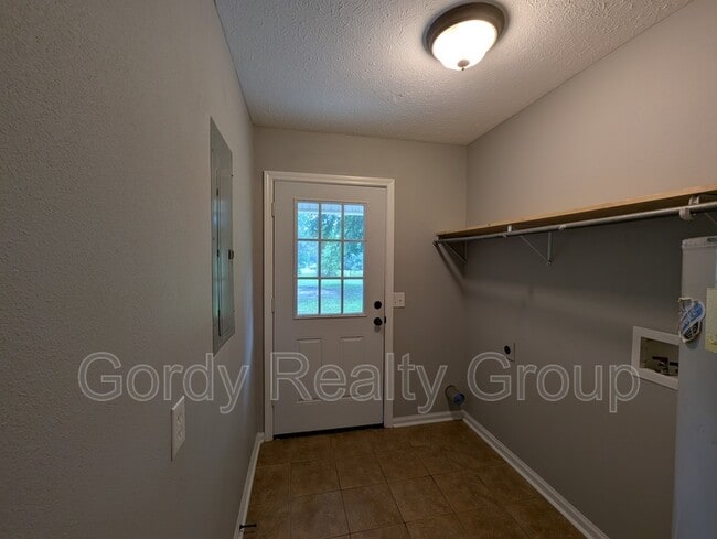 Building Photo - 6347 Blue Springs Rd
