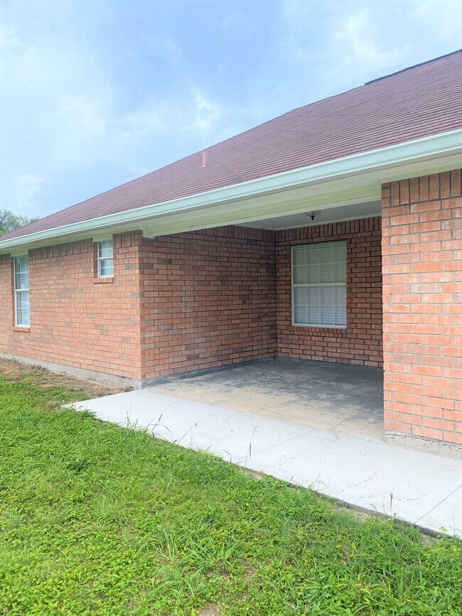 Building Photo - 2214 Mile 14 N