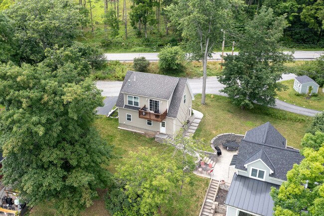 Building Photo - 4027 Graywood N