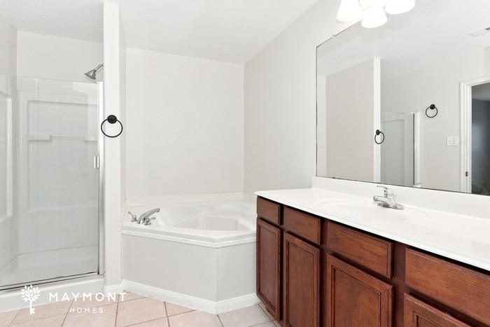 Building Photo - 2107 Golden Topaz Dr