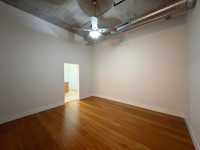 Building Photo - 4100 Forest Park Ave