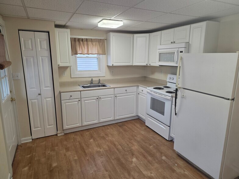 Primary Photo - 127 Fort St