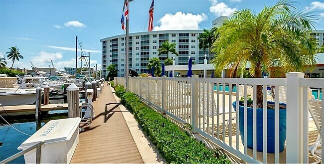 Building Photo - 2731 NE 14th Street Causeway