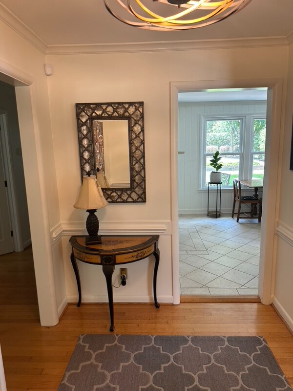 Building Photo - 749 Poinsettia St